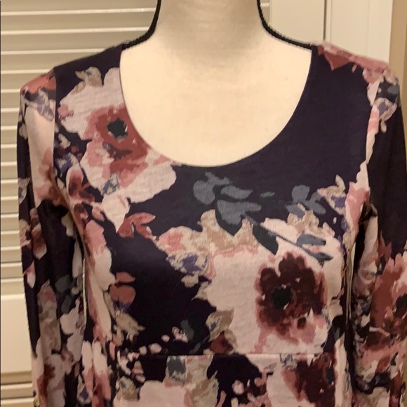 59. Cupio Hi Low Hem Blouse, Floral & Long Sle… - Picture 3 of 13